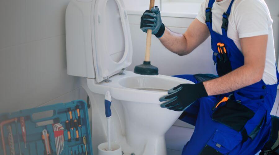 sewer line plumber in Bristol, RI
